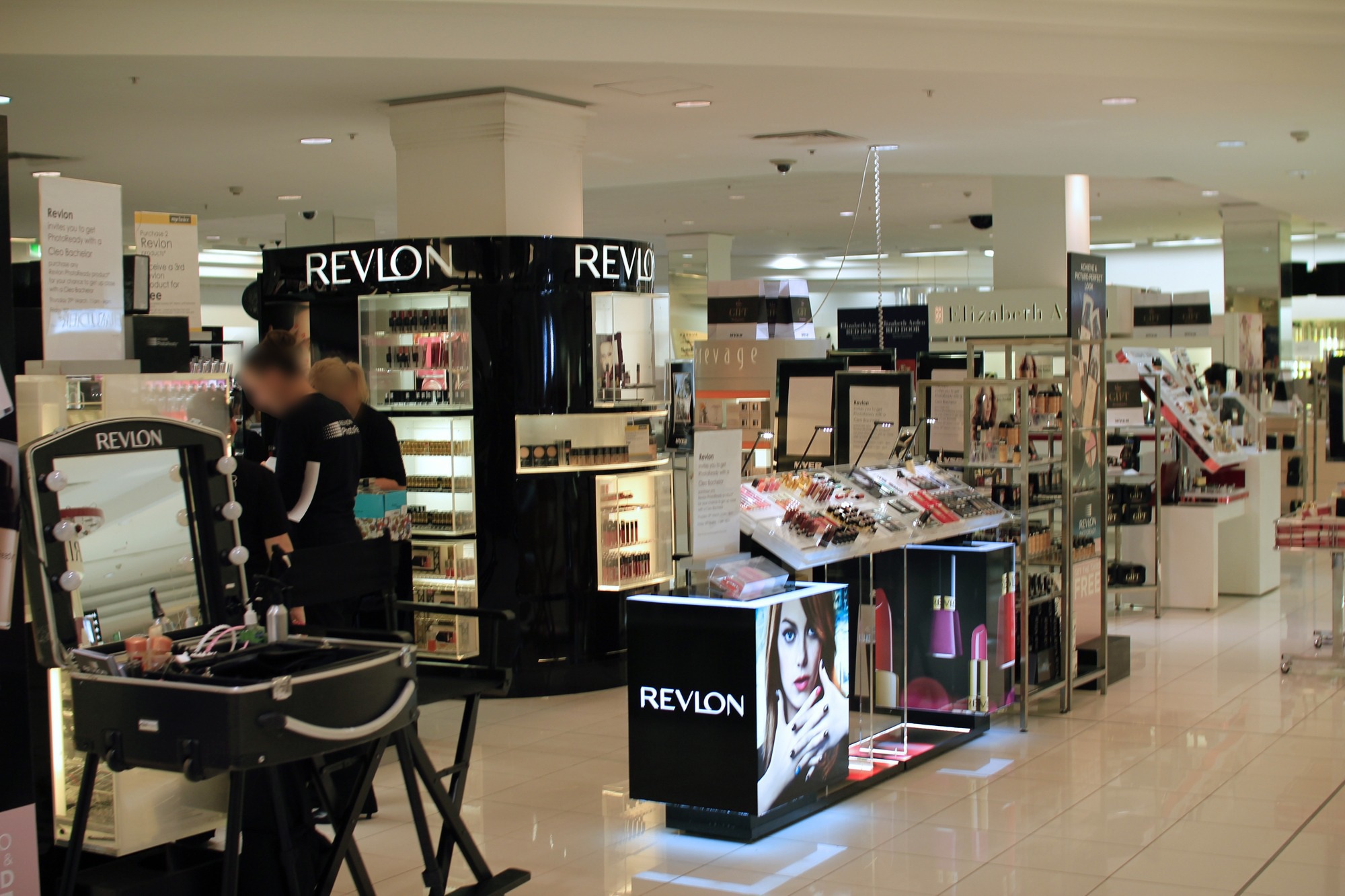 Retail cleaners Melbourne, Conlans servicing a store
